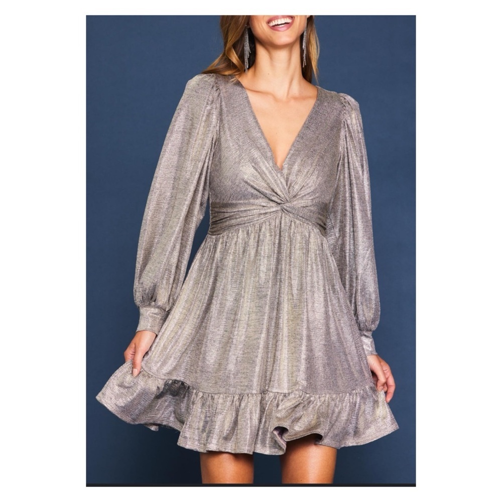 Skies are Blue Metallic Long Sleeve Gold Cocktail Dress Party Size Medium M
